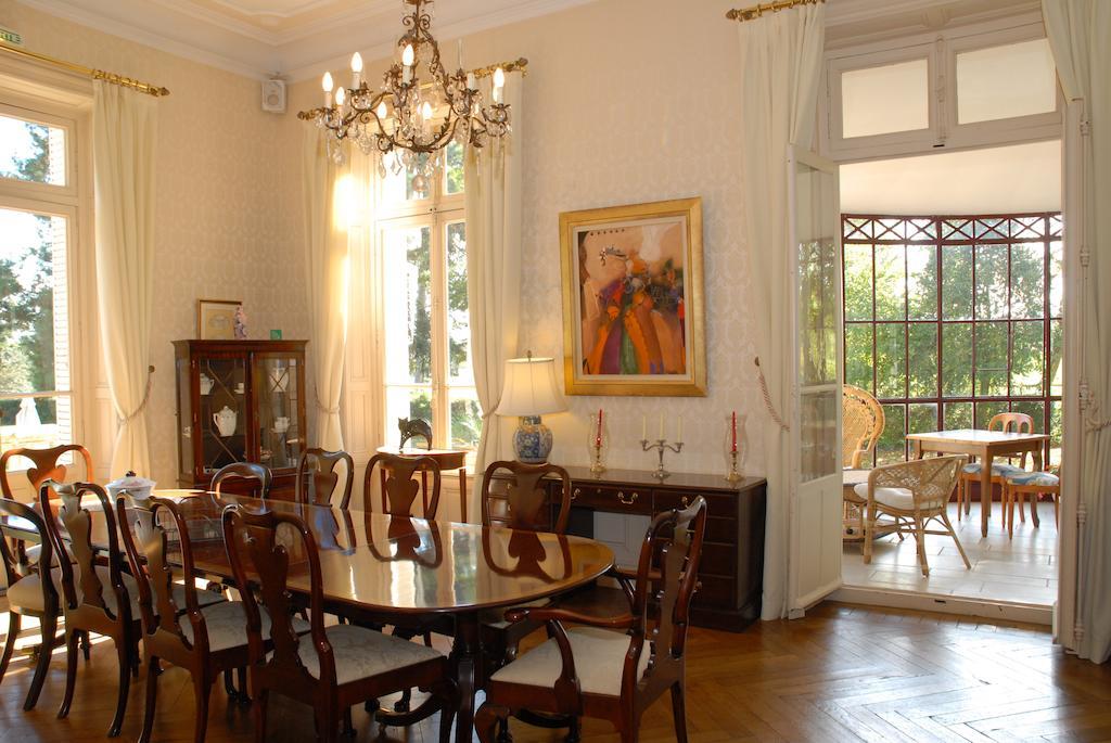 Chambres Au Chateau - Le Clos Des Tourelles Sennecey-le-Grand Luaran gambar